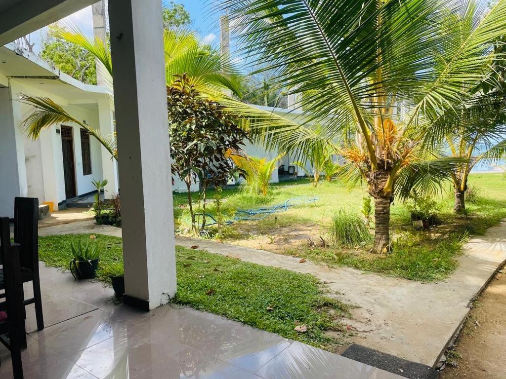 Guitar Bay Arugambay Hotel Baía de Arugam Exterior foto